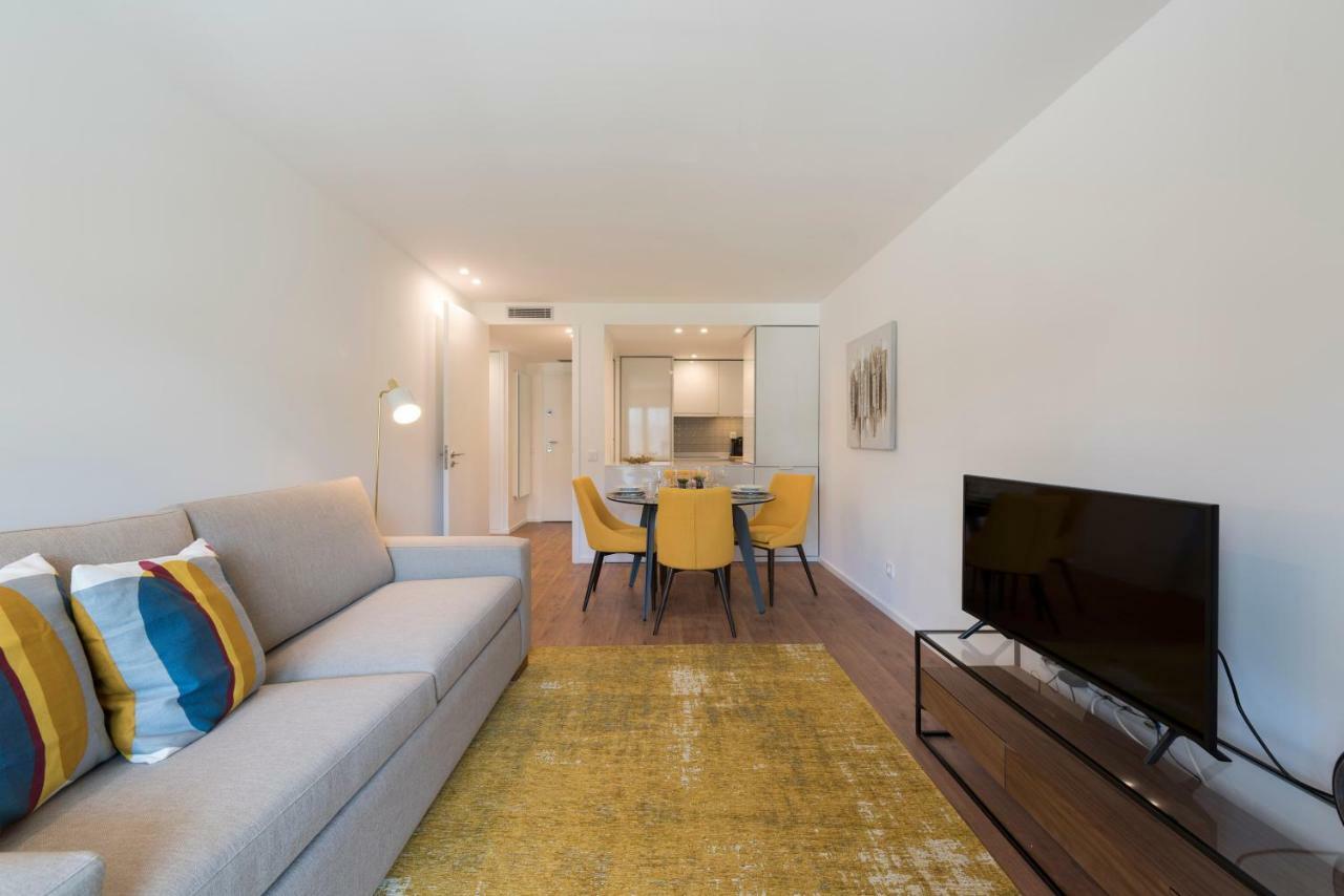 Lovelystay - Downtown Balcony Apartment With Free Parking Porto Zewnętrze zdjęcie