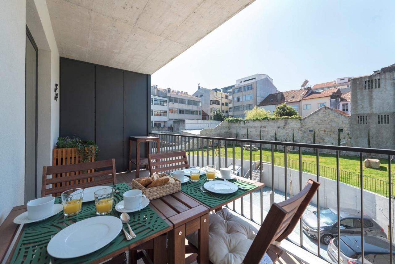 Lovelystay - Downtown Balcony Apartment With Free Parking Porto Zewnętrze zdjęcie