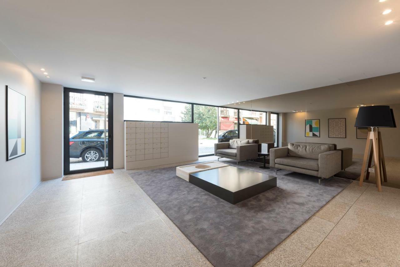 Lovelystay - Downtown Balcony Apartment With Free Parking Porto Zewnętrze zdjęcie