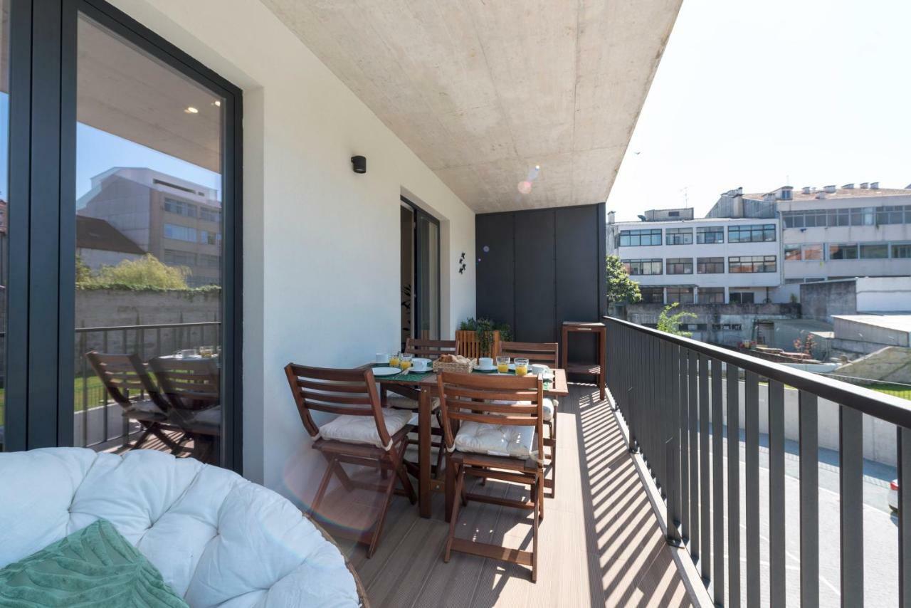 Lovelystay - Downtown Balcony Apartment With Free Parking Porto Zewnętrze zdjęcie