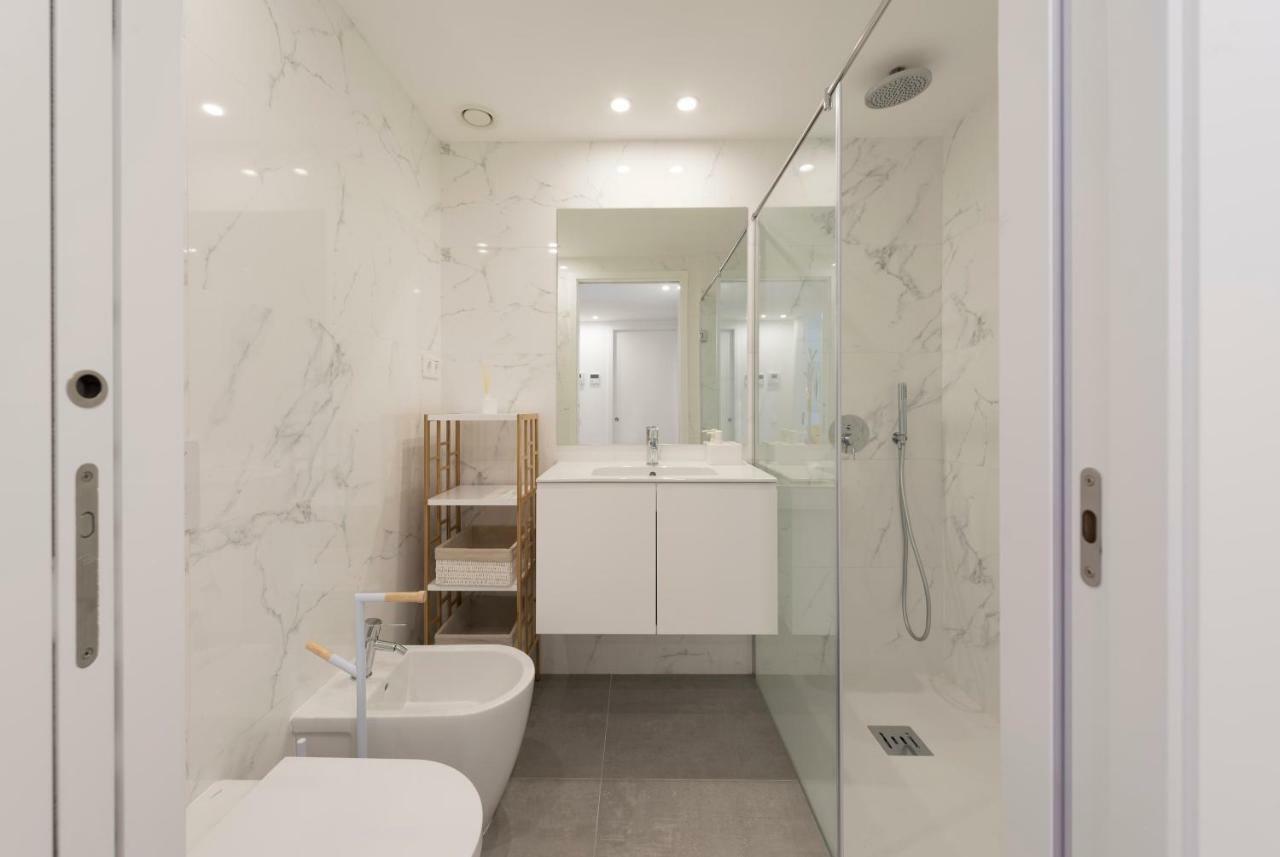 Lovelystay - Downtown Balcony Apartment With Free Parking Porto Zewnętrze zdjęcie